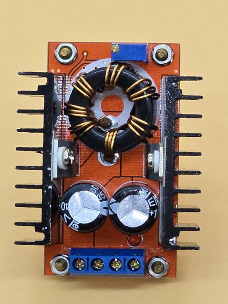 Datei:UC3843A Top.jpg